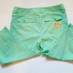 Elegance Sport Paris  Capri pants color green..size 8